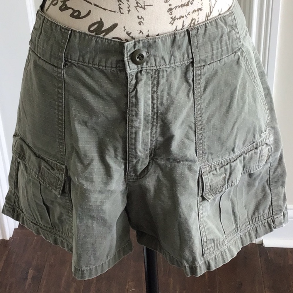 2/ $12 Gap Olive Green Women's Cargo Shorts Sz 10